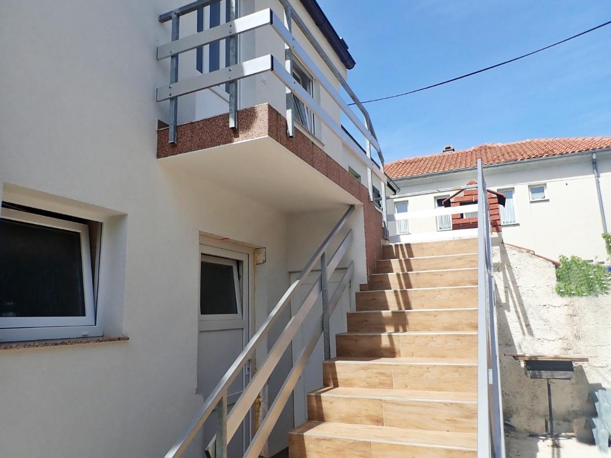Apartment Maca Starigrad Exterior photo